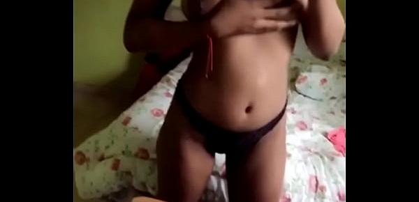  Morena se desnuda en vídeo para el novio